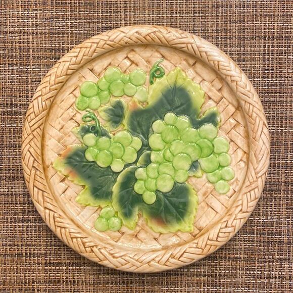 The Vineyard Collection Set of 4 Grape Plates - Vintage Home Decor - Picture 2 of 10